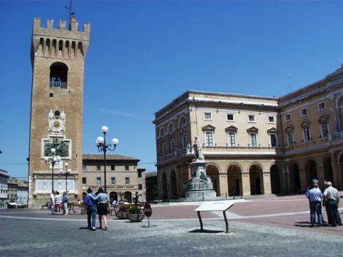 Città i recanati, dove si svolge il Premio Narrativa città di Recanati